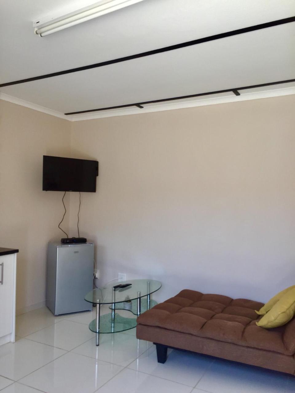 Man Cave Suite 스바코프문트 외부 사진