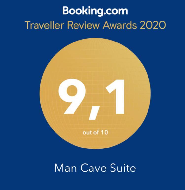Man Cave Suite 스바코프문트 외부 사진